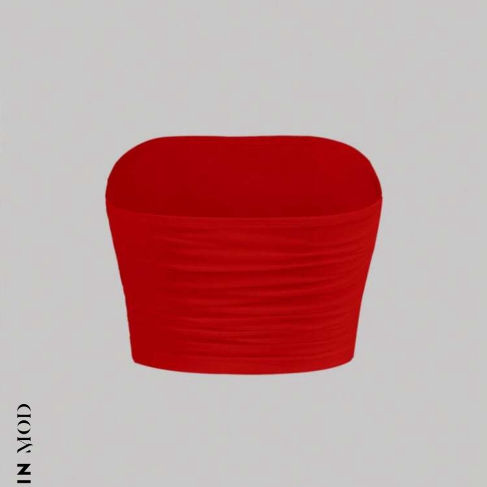 Red Ribbed Sleeveless Crop Top - Picture 2 of 2